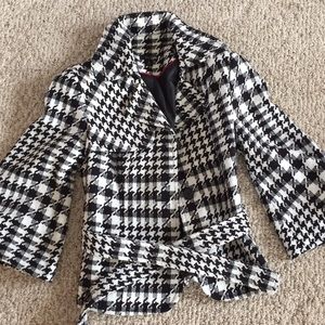 Ladies 3/4 sleeve checked, belted jacket